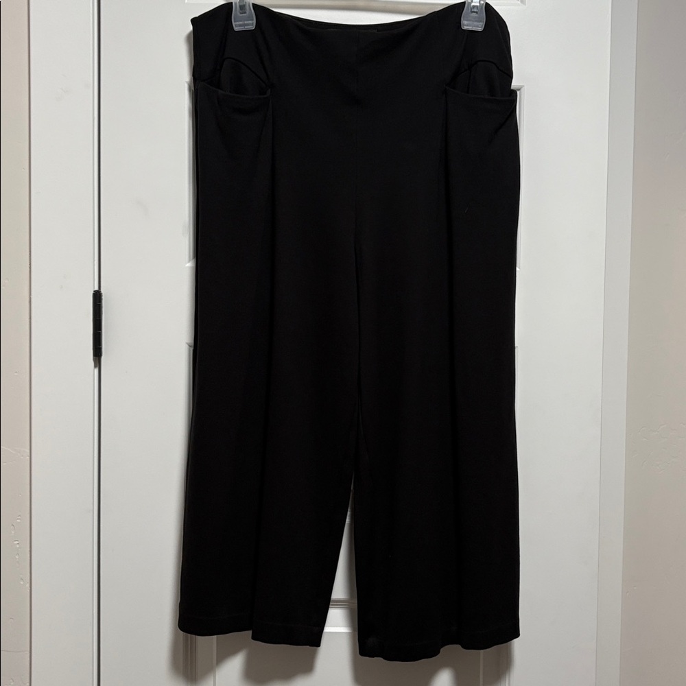 Torrid Black Wide-Leg Crop Pants